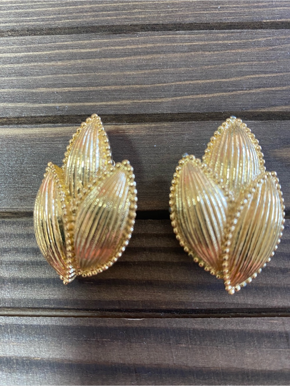 Trifari Vintage Gold Leaf Clip-On Earrings Textured Botanical Glimmering